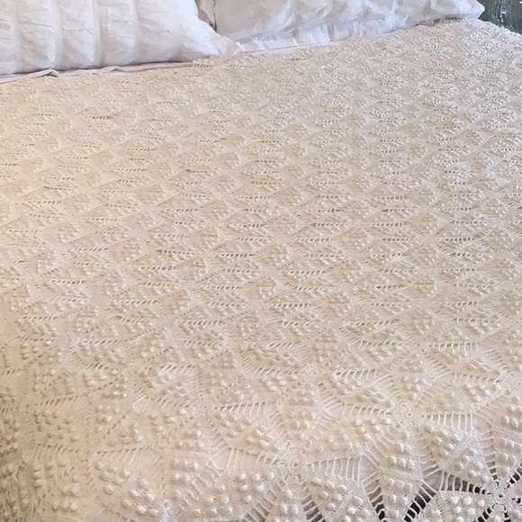 Other - Vintage Hand Crochet Coverlet Spread